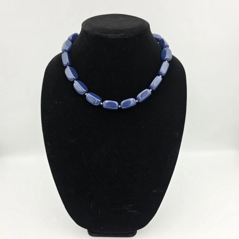 Vintage Cobalt Blue Lucite Necklace 18